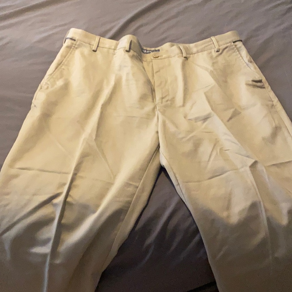 Izod khakis